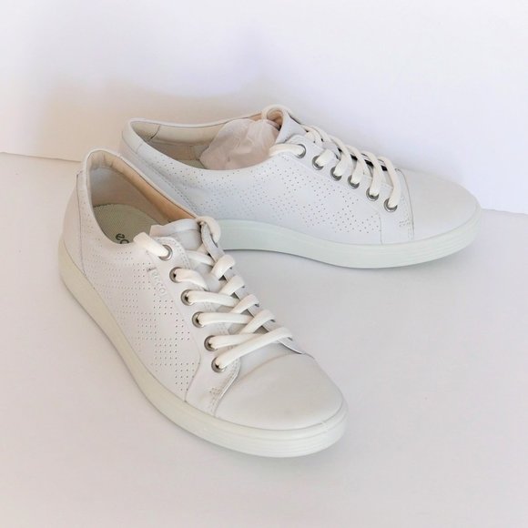 Ecco Shoes - ECCO Women's Soft 7 Perforated Tie Sneaker. Size 8